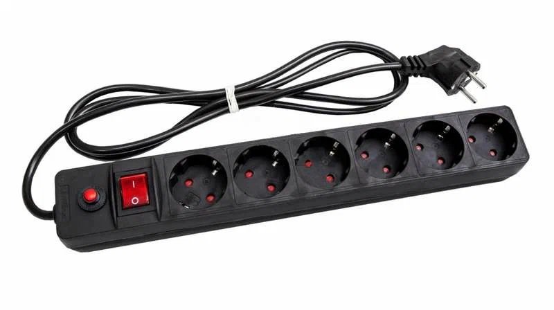 Сетевой фильтр UNIVersal 967U-4007 6х7м 10А IP20 ПВС 3х0.75 черный