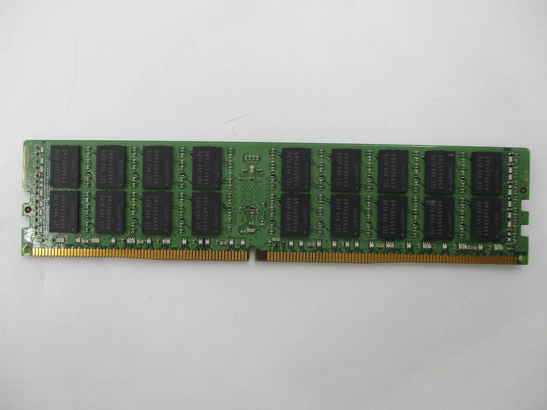 ОЗУ Samsung Electronics M393A8G40CB4-CWEBY DDR4 64GB RDIMM 3200 1.2V