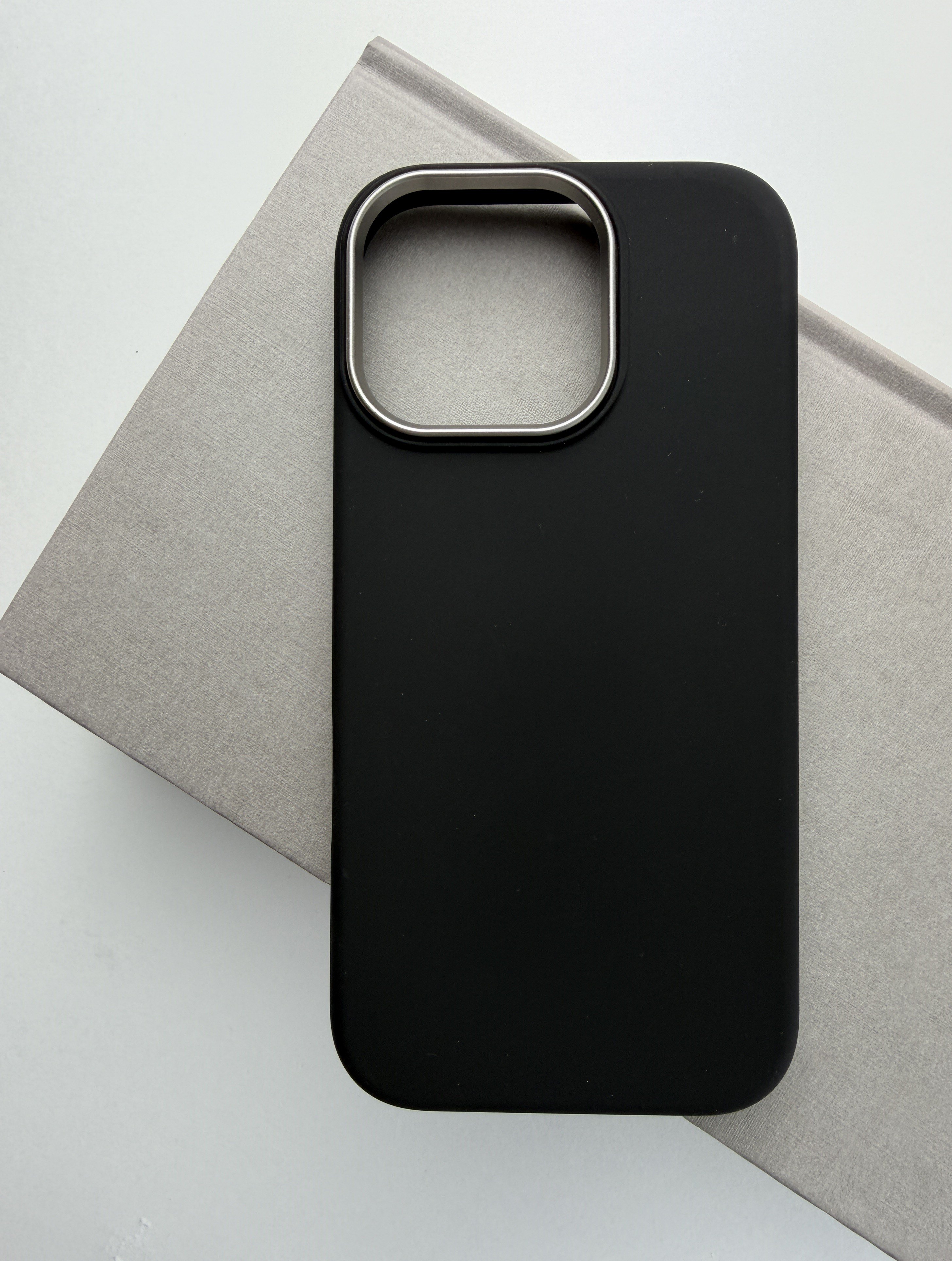 Накладка силиконовая Li Case L07 для iPhone 17 (Black)